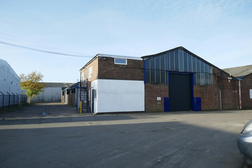 Stansted Rd, Bishop's Stortford à louer - Photo de l’immeuble – Image 2 sur 8