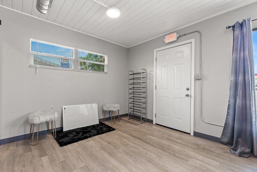 10589 Seminole Blvd, Largo, FL à vendre - Photo intérieure – Image 2 sur 22