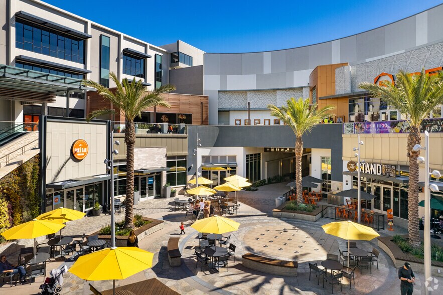 6150 Laurel Canyon Blvd, North Hollywood, CA à louer - Photo de l’immeuble – Image 2 sur 8
