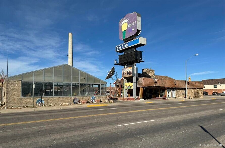960 N 3rd St, Laramie, WY à vendre - Photo principale – Image 1 sur 4