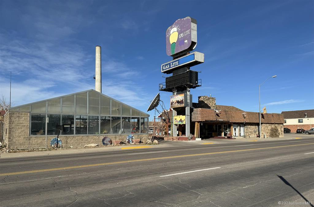 960 N 3rd St, Laramie, WY à vendre Photo principale– Image 1 sur 5
