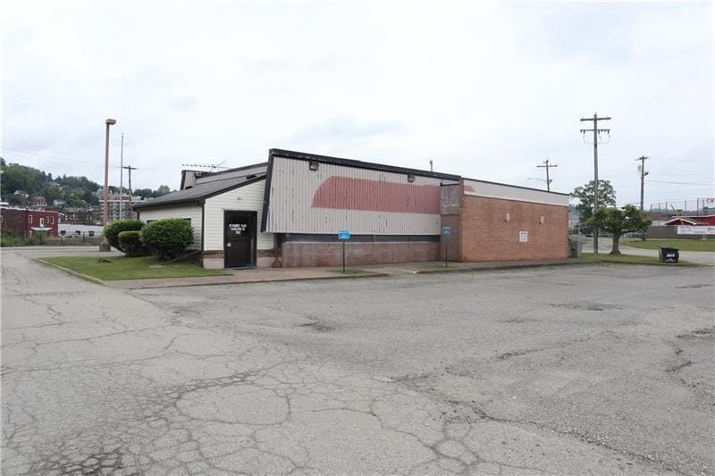 90 Chamber Plz, Charleroi, PA à vendre - Photo de l’immeuble – Image 1 sur 29
