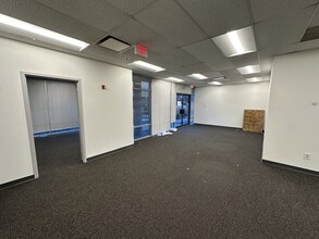 14100 Sullyfield Cir, Chantilly, VA à louer Photo intérieure– Image 1 sur 8