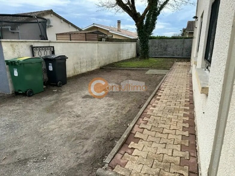 23 Avenue Jules Ferry, Ambarès-et-Lagrave à louer - Photo de l’immeuble – Image 2 sur 7
