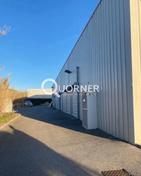 Local commercial dans Puget-sur-Argens à vendre - Photo de l’immeuble – Image 2 sur 2