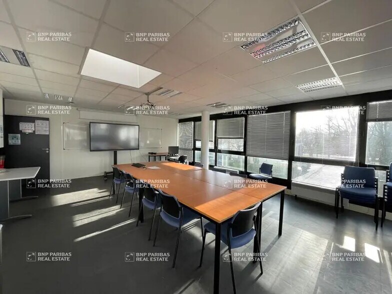 1 Rue De La Performance, Villeneuve-d'Ascq à louer - Photo de l’immeuble – Image 3 sur 15