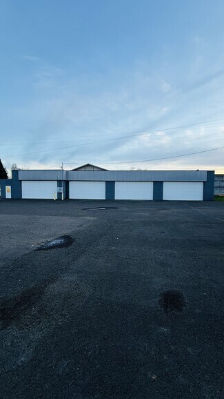 Plus de détails pour 201 NE Polk Station Rd, Dallas, OR - Local d'activités à louer