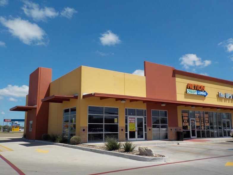 2921 Boca Chica Blvd, Brownsville, TX à louer - Photo de l’immeuble – Image 2 sur 39