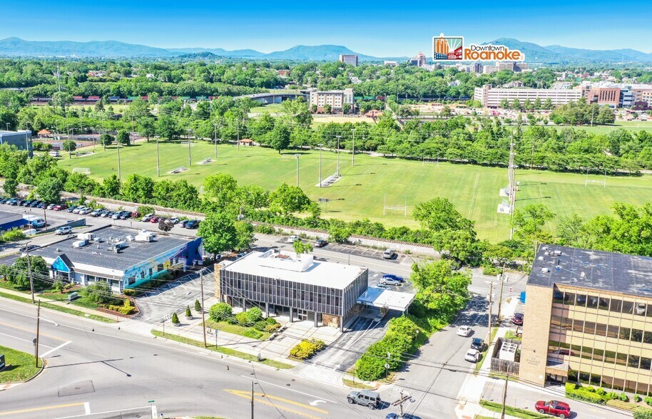 301 McClanahan St SW, Roanoke, VA à vendre - Photo de l’immeuble – Image 2 sur 11