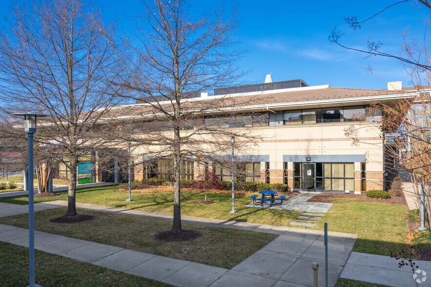 9920 Medical Center Dr, Rockville, MD à louer - Photo de l’immeuble – Image 3 sur 14