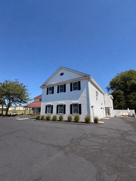 158 S Broad St, Pawcatuck, CT à louer - Photo de l’immeuble – Image 2 sur 6