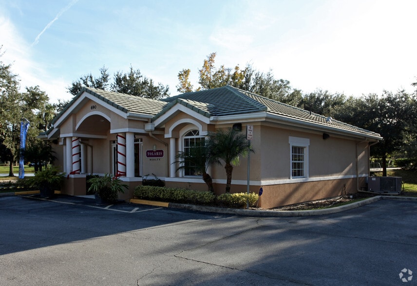 690 Lake Forest Blvd, Sanford, FL à louer - Photo principale – Image 1 sur 8