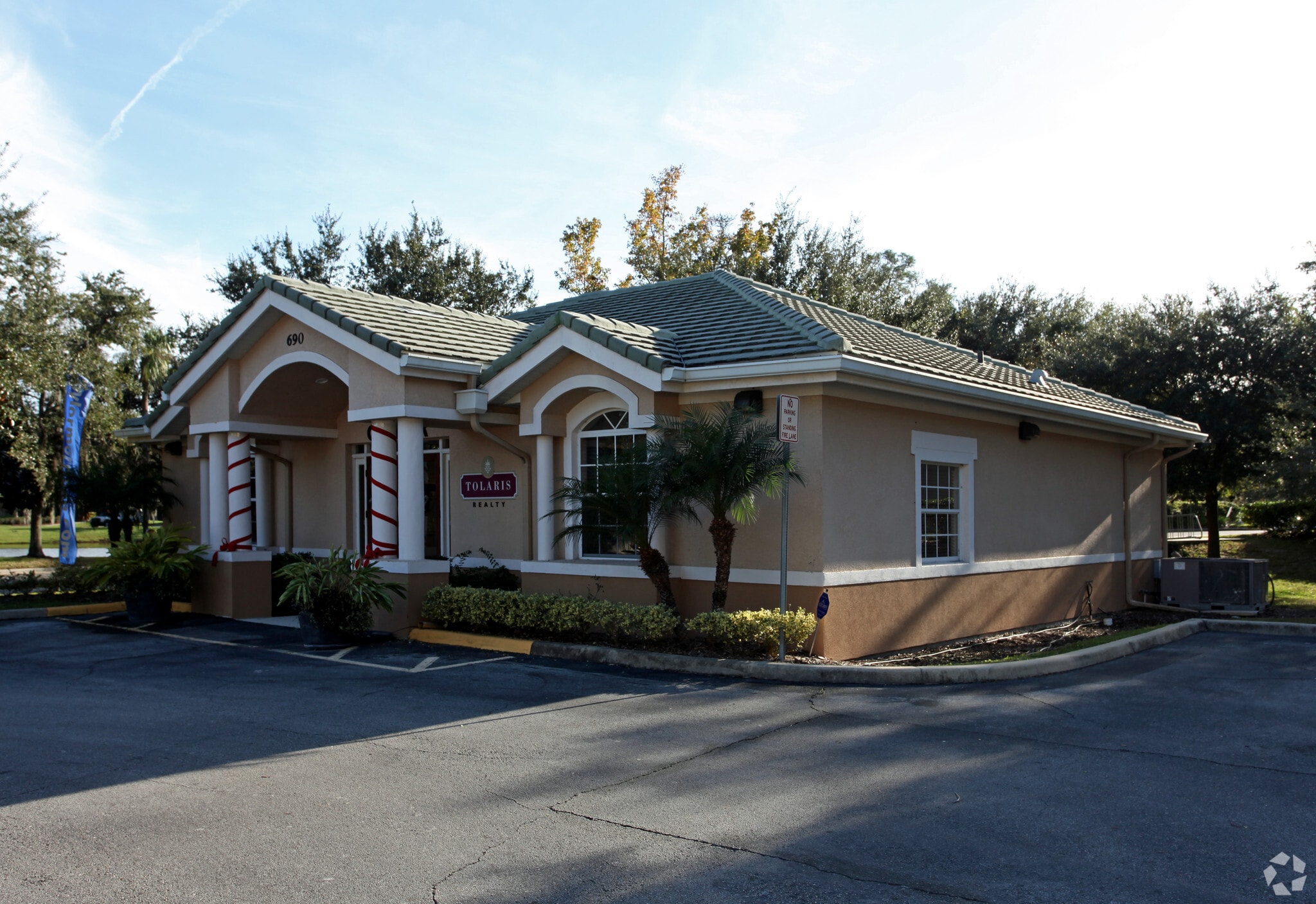 690 Lake Forest Blvd, Sanford, FL à louer Photo principale– Image 1 sur 9