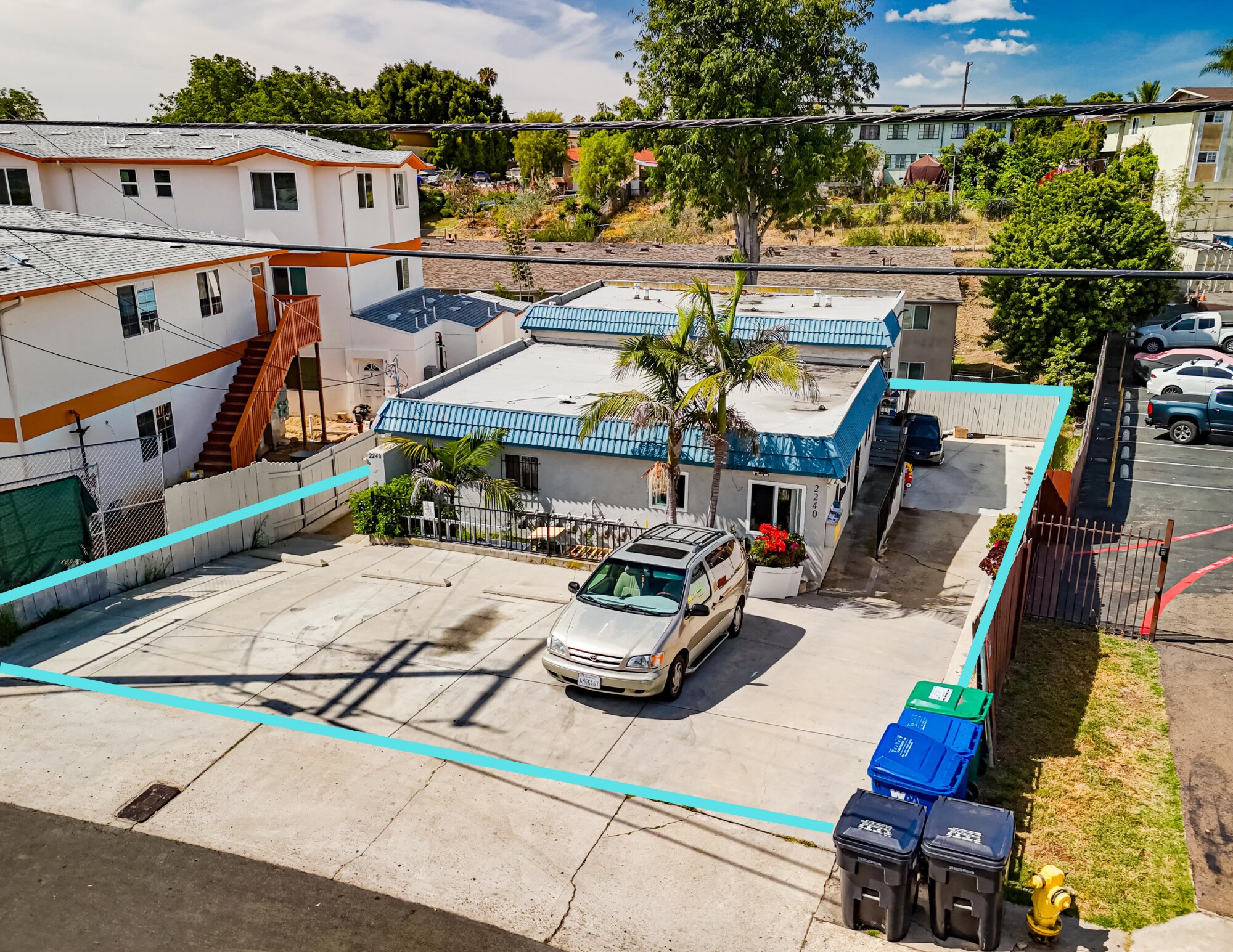 2240 W Dunlop St, San Diego, CA à vendre Photo principale– Image 1 sur 9
