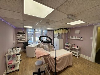 Plus de détails pour 43-51 Bethel St, Brighouse - Local commercial à vendre