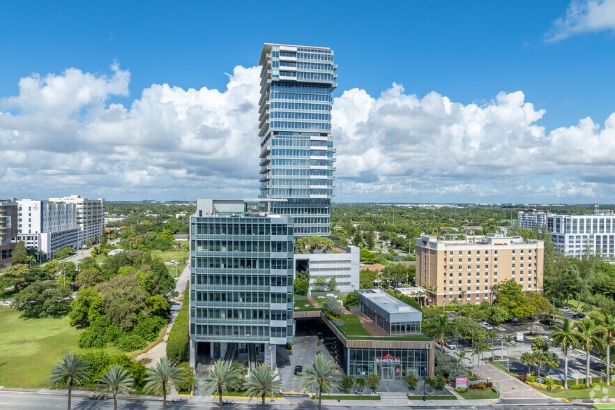 21550 Biscayne Blvd, Aventura, FL à louer - Photo de l’immeuble – Image 3 sur 36