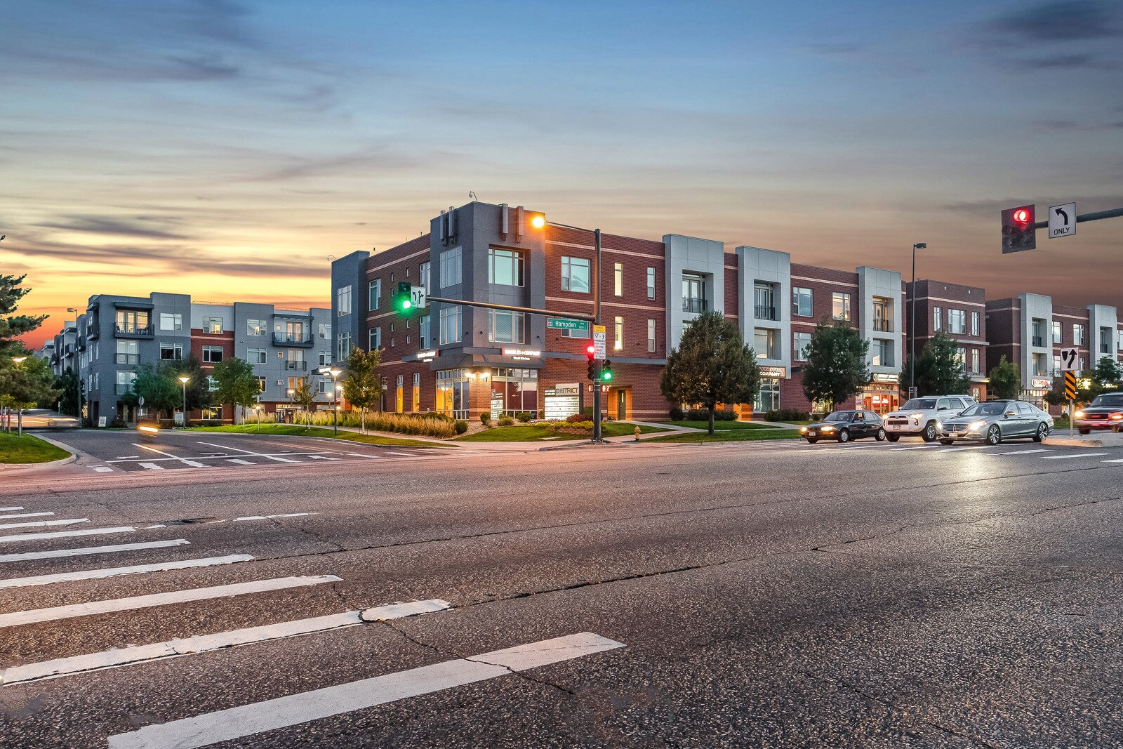 6300 E Hampden Ave, Denver, CO à louer Photo principale– Image 1 sur 33