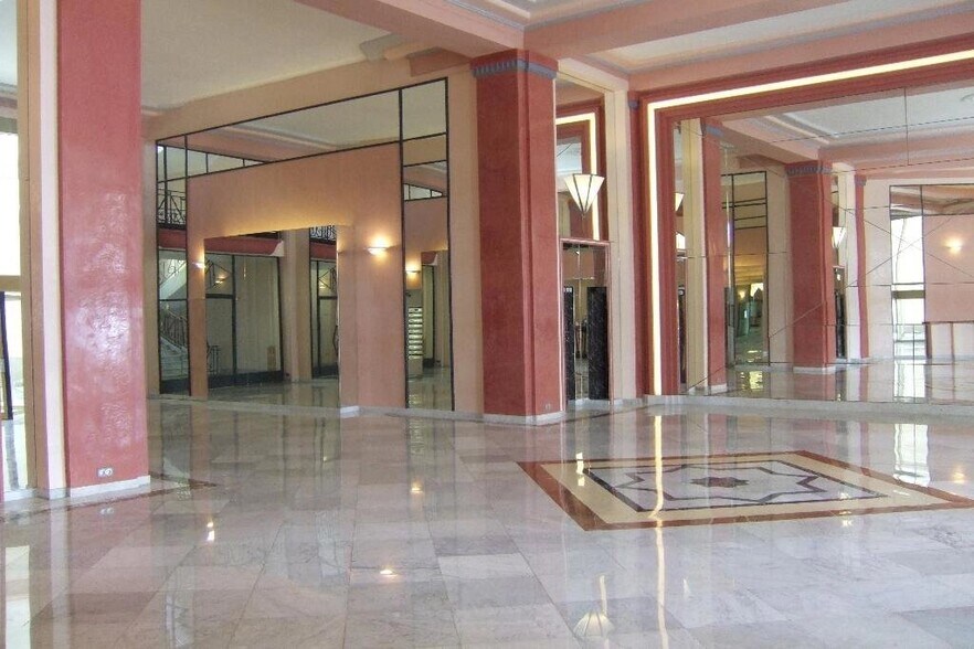 Bureau dans Cannes à vendre - Hall d’entrée – Image 3 sur 3