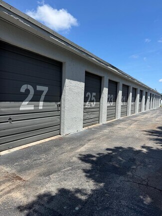 Plus de détails pour 1330 S Killian Dr, Lake Park, FL - Industriel/Logistique à louer