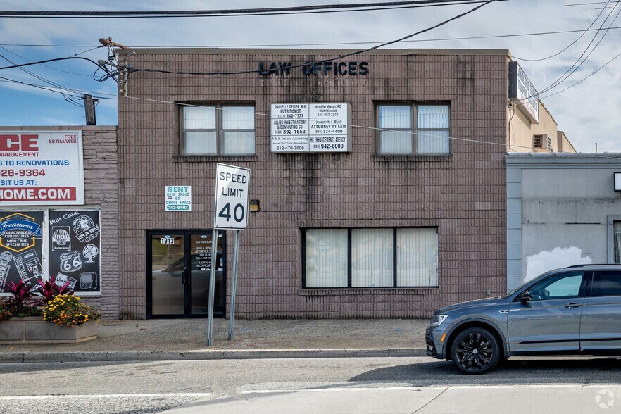 1913 Deer Park Ave, Deer Park, NY à vendre - Photo de l’immeuble – Image 2 sur 6