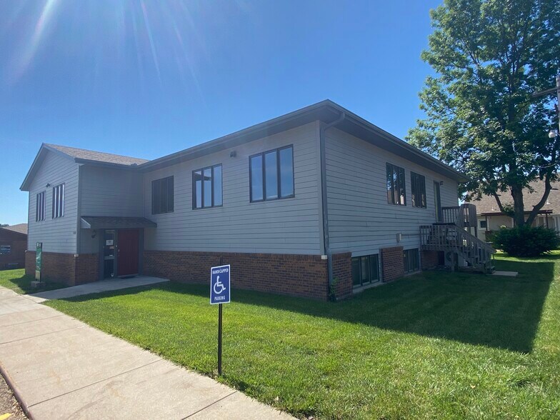 2953 SW Wanamaker Dr, Topeka, KS à louer - Photo de l’immeuble – Image 3 sur 3
