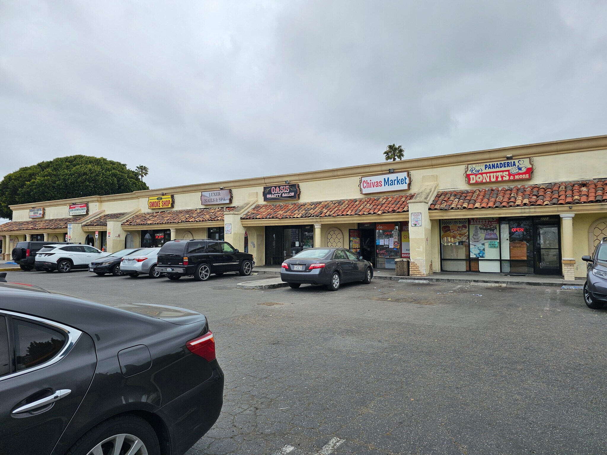3700-3720 Saviers Rd, Oxnard, CA à louer Photo de l’immeuble– Image 1 sur 1