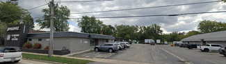 Plus de détails pour 670 E Calhoun St, Woodstock, IL - Local commercial, Industriel/Logistique à louer