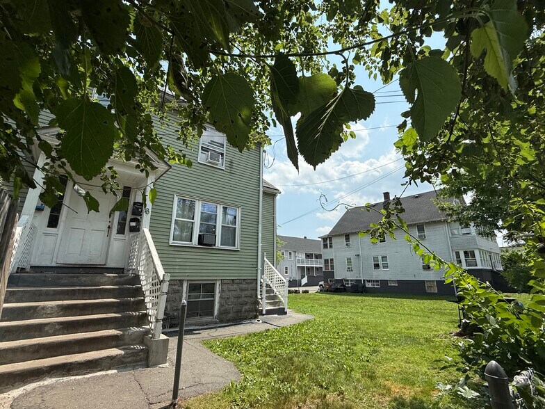 18 Beaver Ct, Framingham, MA à vendre - Photo de l’immeuble – Image 2 sur 5