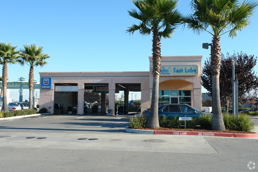 915 Abbott St, Salinas, CA à vendre - Photo de l’immeuble – Image 3 sur 3