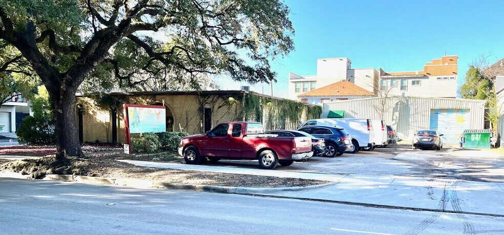 1818 Waugh Dr, Houston, TX à vendre - Photo de l’immeuble – Image 2 sur 9