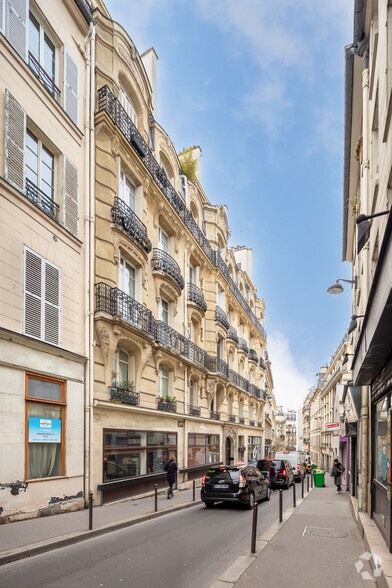 10-12 Rue Rodier, Paris à vendre - Photo de l’immeuble – Image 1 sur 4