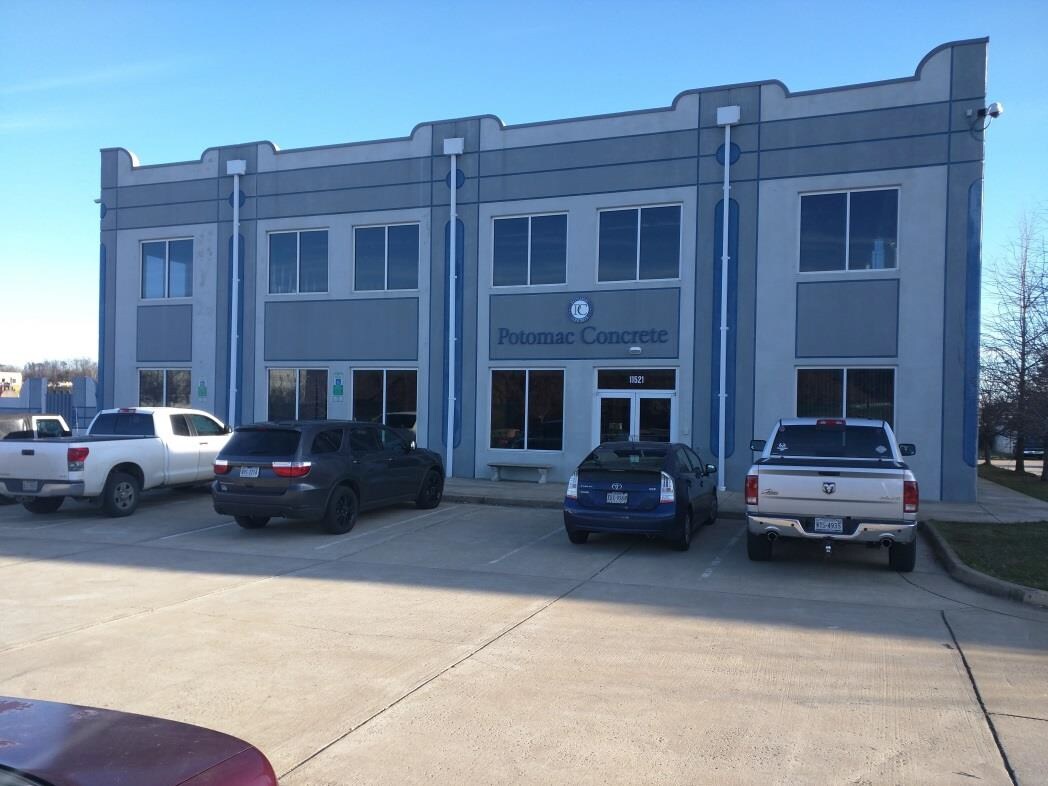 11521 Robertson Dr, Manassas, VA à louer Photo principale– Image 1 sur 4