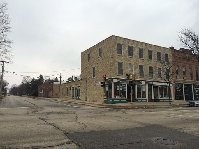 141 S Batavia Ave, Batavia, IL à louer - Photo de l’immeuble – Image 2 sur 19