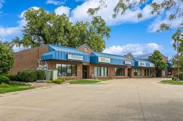 24-56 Sturgis Corner Dr, Iowa City, IA à louer - Photo de l’immeuble – Image 2 sur 5