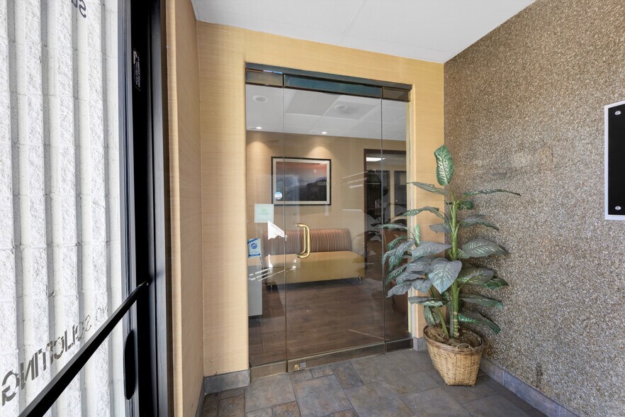 4431 S Eastern Ave, Las Vegas, NV à louer - Photo de l’immeuble – Image 2 sur 22