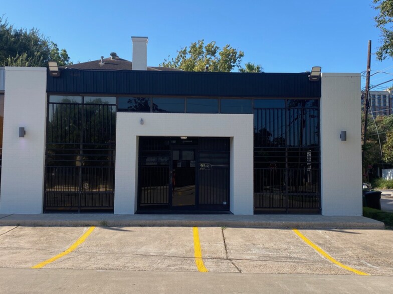 621 Richmond Ave, Houston, TX à louer - Photo de l’immeuble – Image 2 sur 3