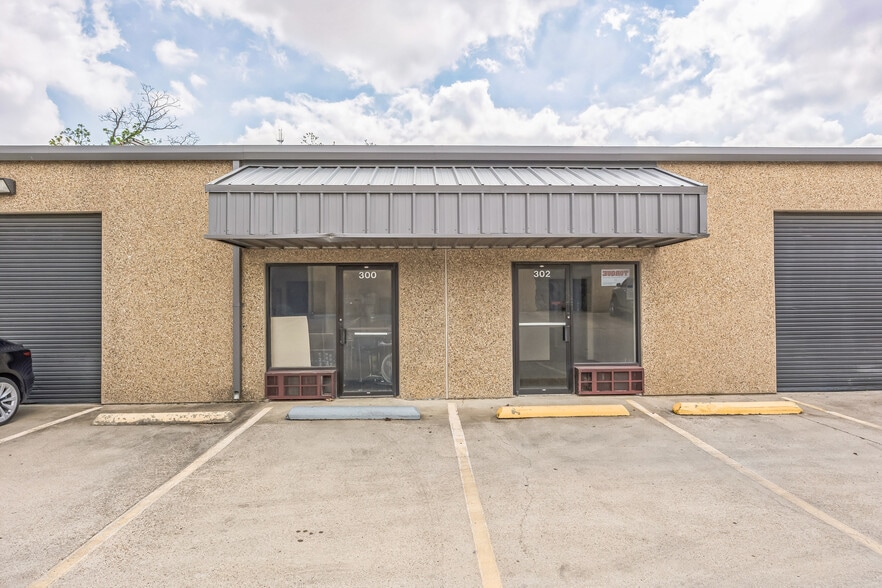 1000 Harrison Ave, Arlington, TX à louer - Photo de l’immeuble – Image 1 sur 5