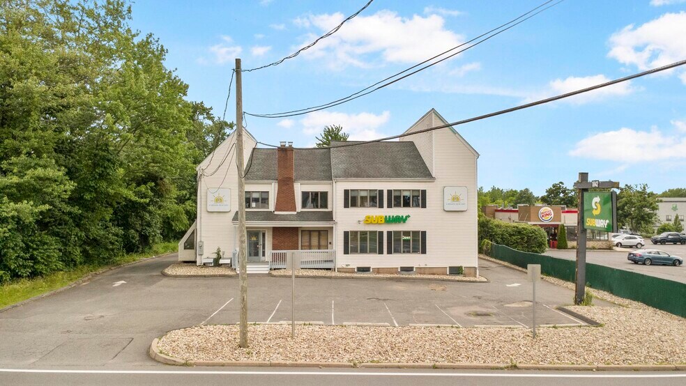 1842 Meriden Waterbury Tpke, Southington, CT à vendre - Photo de l’immeuble – Image 2 sur 14