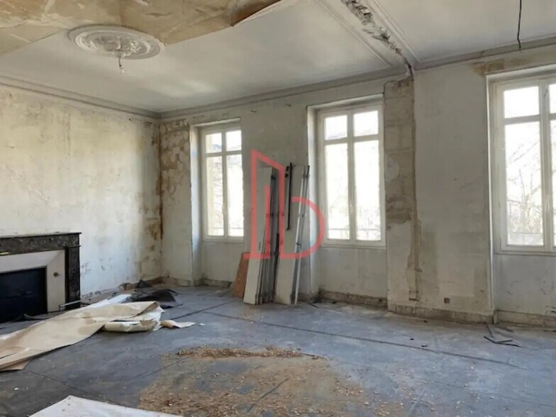 Bureau dans Bordeaux à vendre - Photo de l’immeuble – Image 2 sur 3