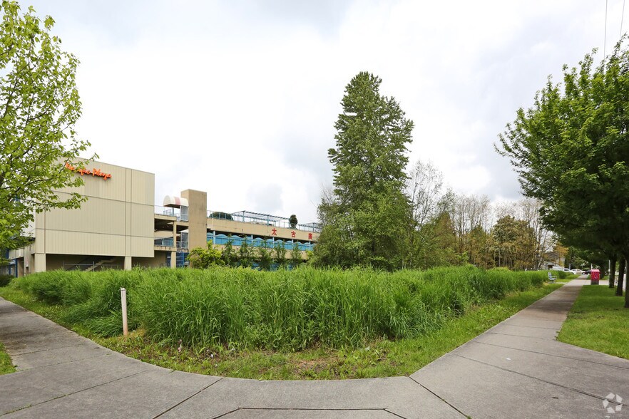 8880 Cambie Rd, Richmond, BC à vendre - Photo principale – Image 1 sur 1