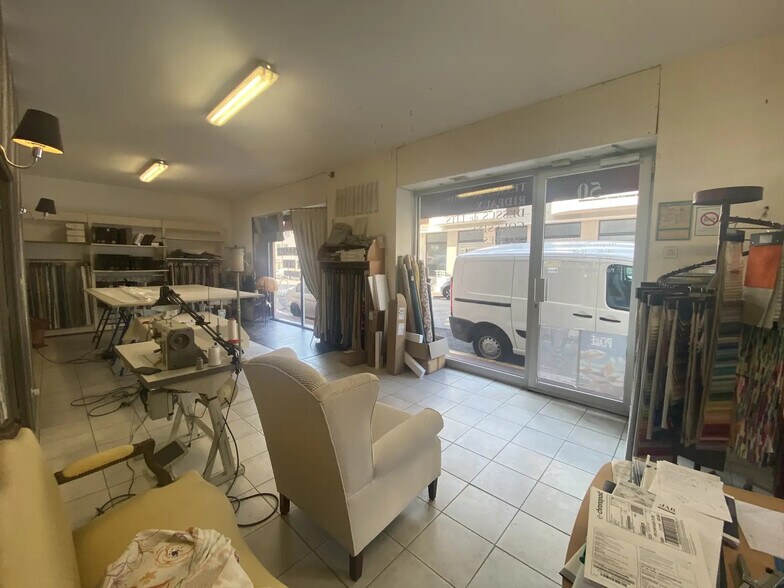 50 Avenue De Grasse, Cannes à louer - Photo de l’immeuble – Image 3 sur 5
