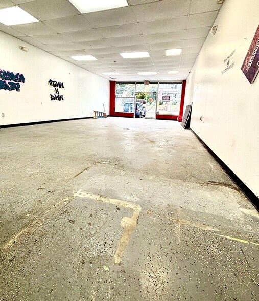 844 W Main St, New Britain, CT à louer - Photo de l’immeuble – Image 2 sur 9