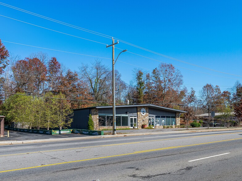 99 New Leicester Hwy, Asheville, NC à louer - Photo de l’immeuble – Image 3 sur 16