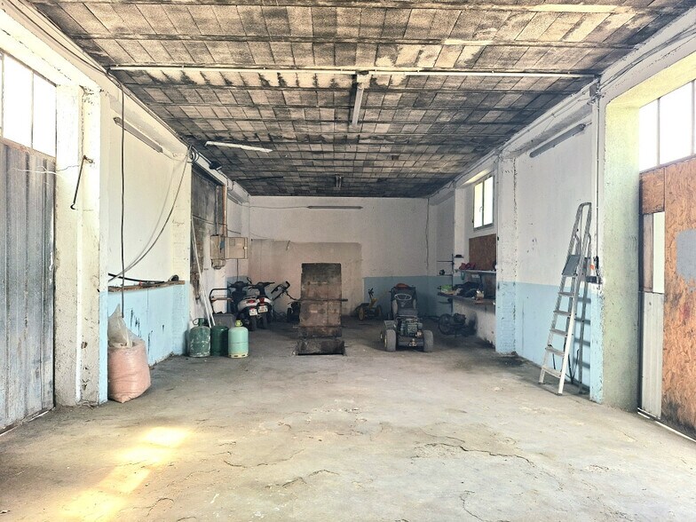 Industriel/Logistique dans Le Muy à louer - Photo de l’immeuble – Image 1 sur 3