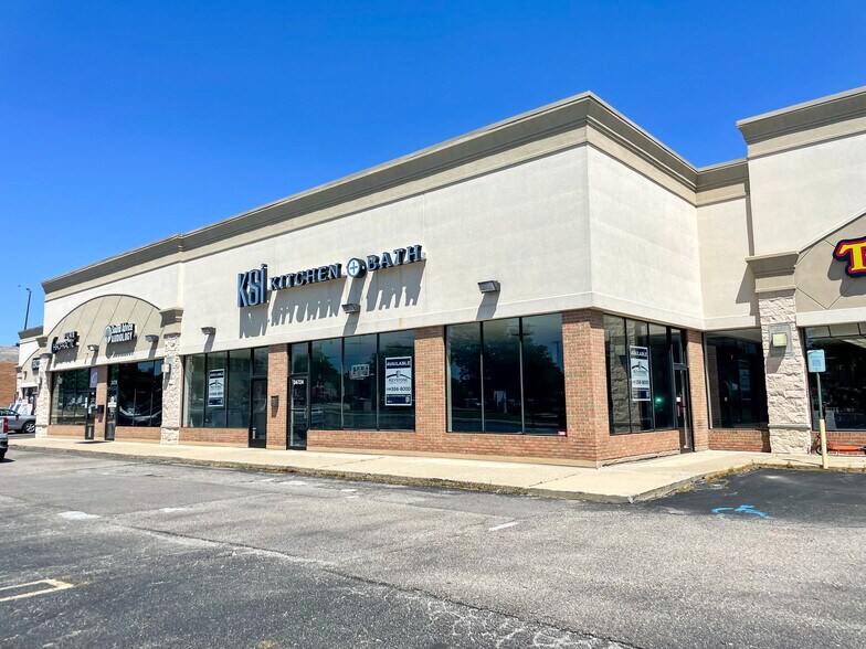 34706-34746 Plymouth Rd, Livonia, MI à louer - Photo de l’immeuble – Image 2 sur 13