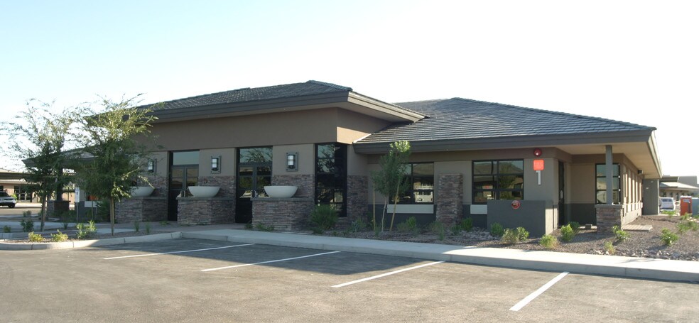 15215 S 48th St, Phoenix, AZ à vendre - Photo de l’immeuble – Image 2 sur 3