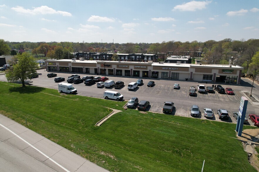 300-320 NE 291 Hwy, Lees Summit, MO à louer - Photo de l’immeuble – Image 1 sur 4