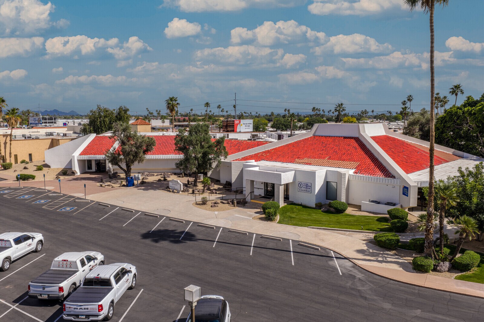 10240 W Bell Rd, Sun City, AZ à vendre Photo de l’immeuble– Image 1 sur 6