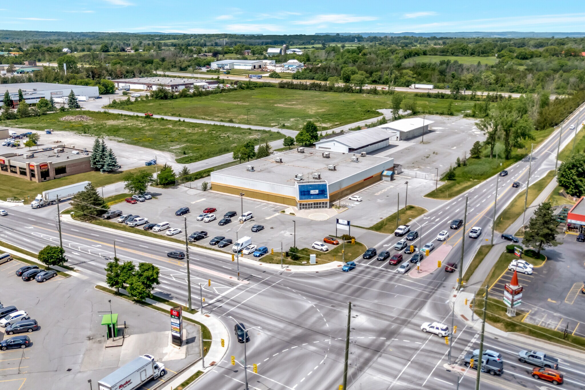 260 Bell Blvd, Belleville, ON à louer Photo principale– Image 1 sur 10