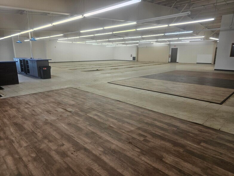 804 N Union St, Mauston, WI à louer - Photo de l’immeuble – Image 2 sur 28